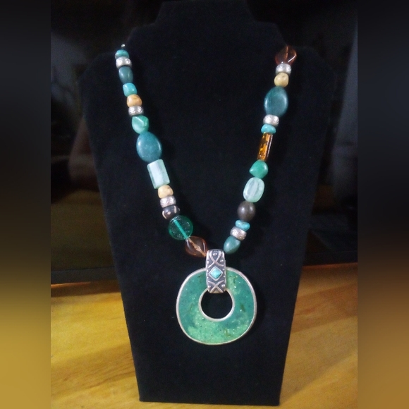 Chico's Bohemian Multi color beads Necklace Earthy tone's HOT! - Picture 3 of 3